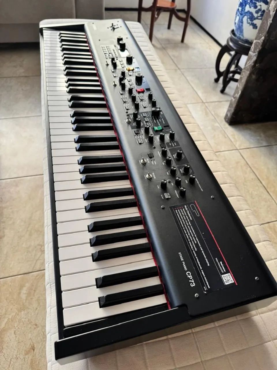 Teclado e Piano Digital Yamaha CP-73 - Foto 2