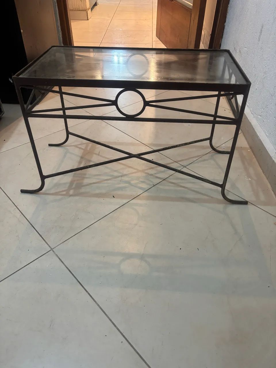 Mesinha vintage de ferro e vidro - Foto 2