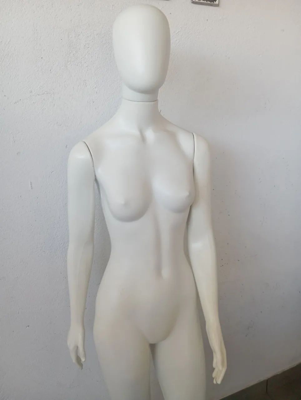 Maniquim branco corpo inteiro 