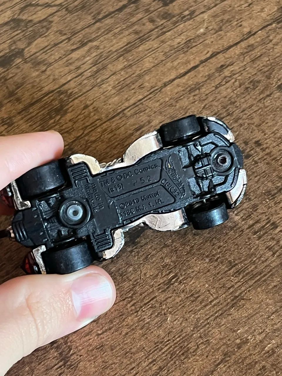 Hot Wheels Batman Arkham Asylum Batmobile HCW59 2022 Usado - Foto 5