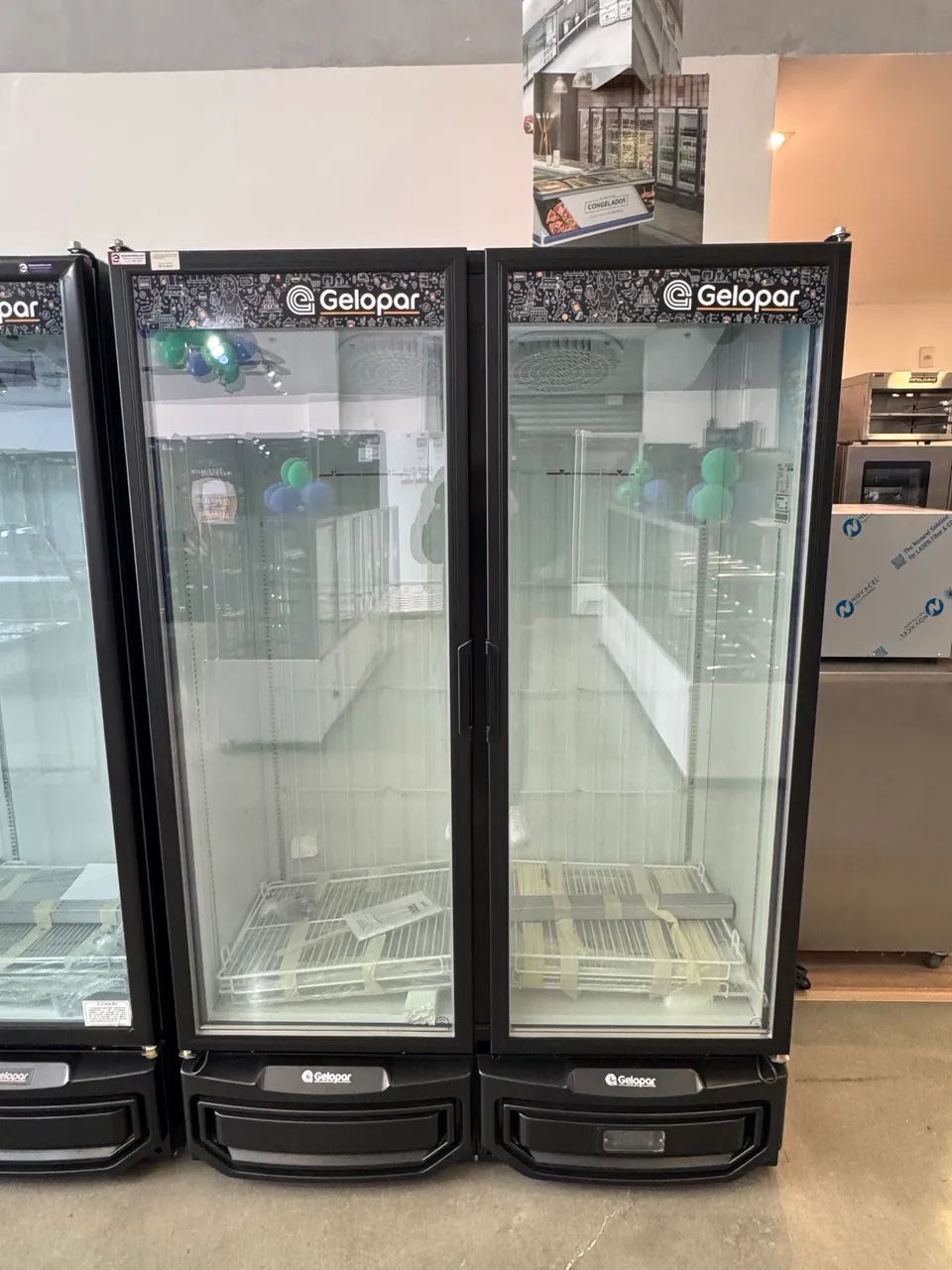 Freezer vertical 2 portas 950 litros temperatura negativa nova  - Foto 3