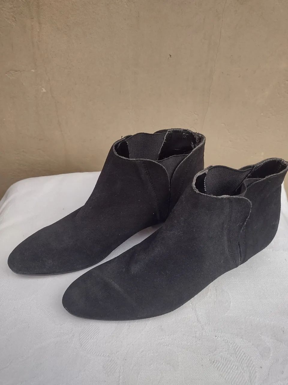 Par de Botas de camurça Zara femininas cor preta - Foto 2