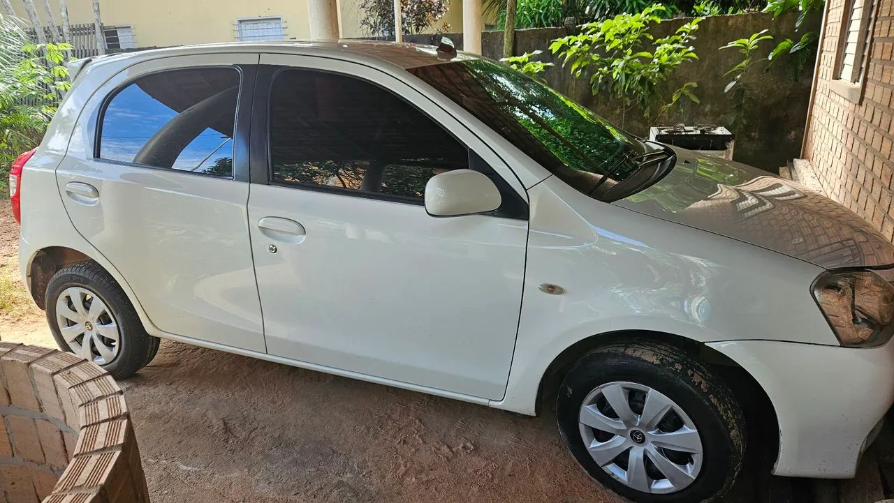 Toyota Etios ETIOS XS  1.3 Flex 16V 5p Mec. 2013