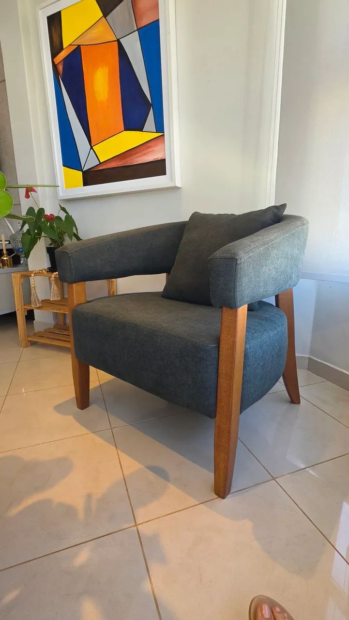 Poltrona Design Verde-Musgo com Pés em Madeira - Perfeito Estado - Foto 2