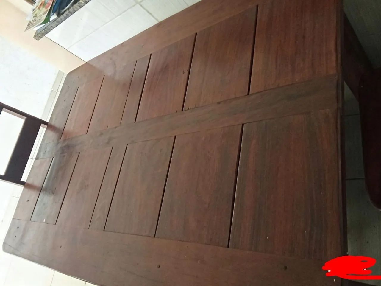 Vendo mesa de madeira com 4 cadeiras 