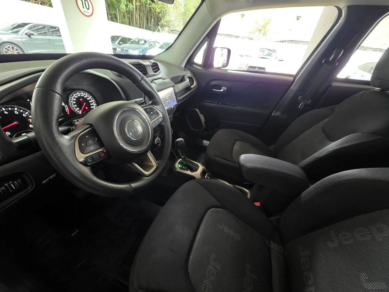 Jeep Renegade Sport 1.8 4x2 Flex 16V Aut., foto 19 de 19
