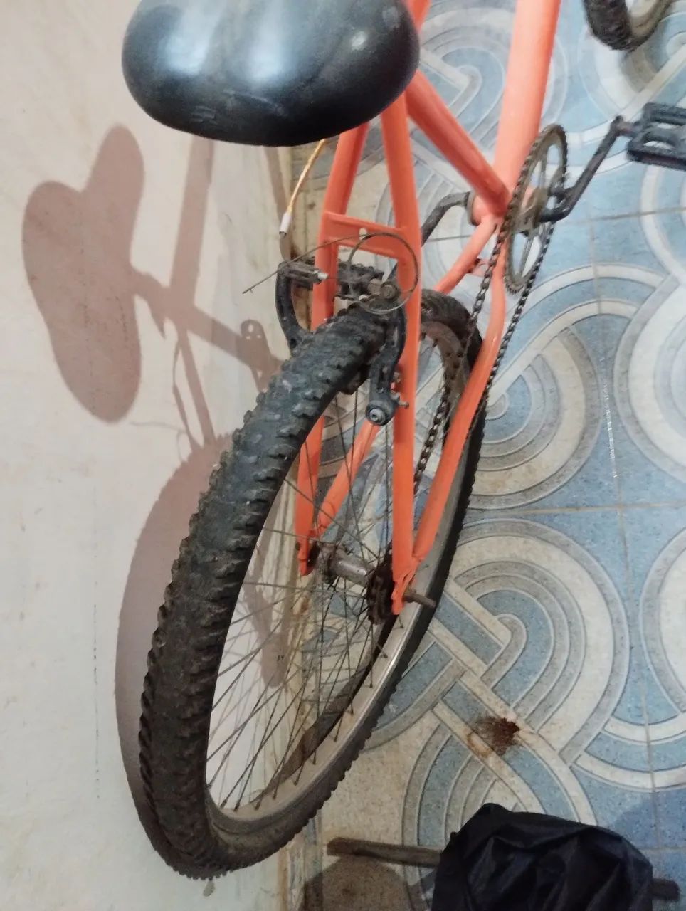 Bicicleta aro 26 em bom estado  - Foto 3
