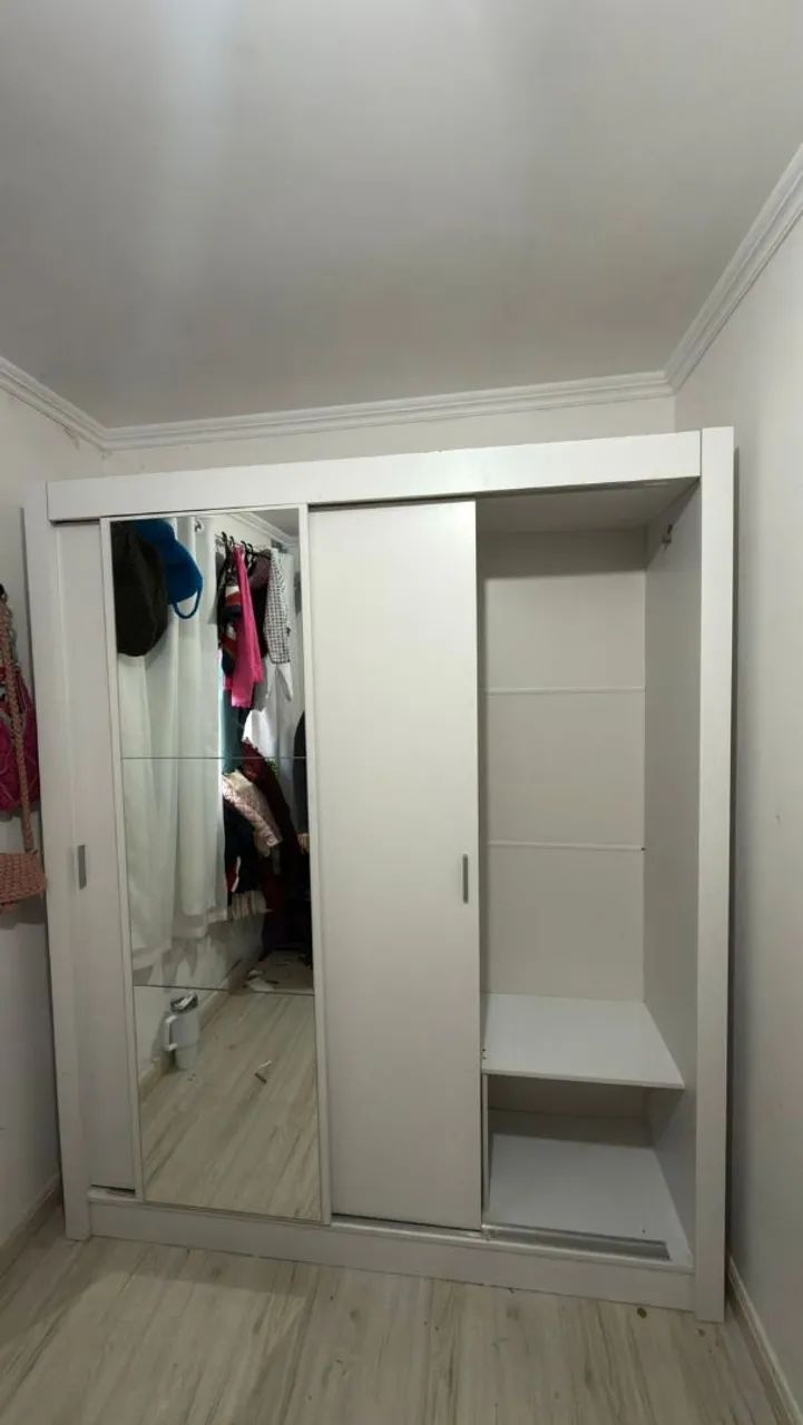 Guarda roupa semi novo desmontado cama box mesinha e cabeceira  - Foto 3