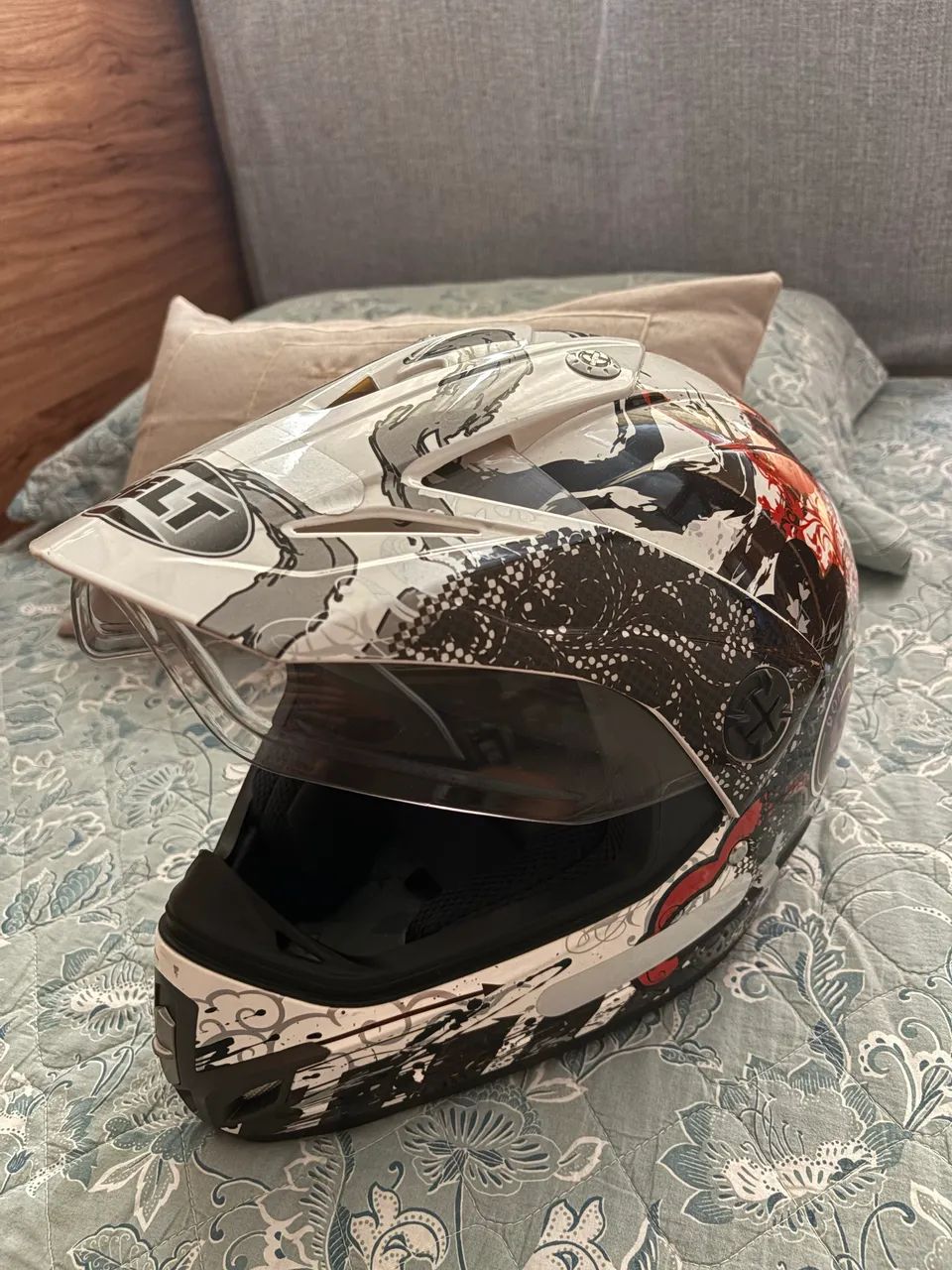 Capacete HELT