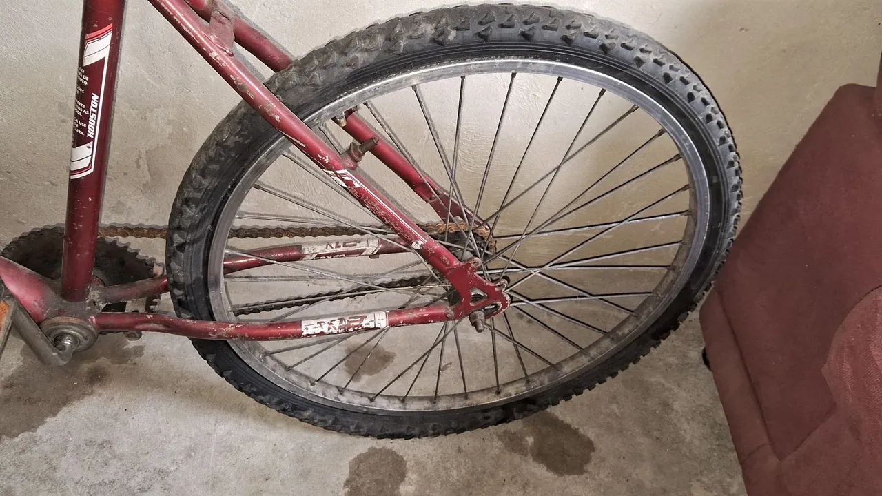 Bicicleta  aro 26  so remendar as câmeras de ar. Ta sem freio. *55 - Foto 4