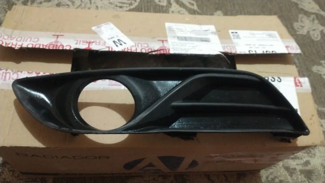 Grande moldura farol milha Sentra 2013 até 2016 