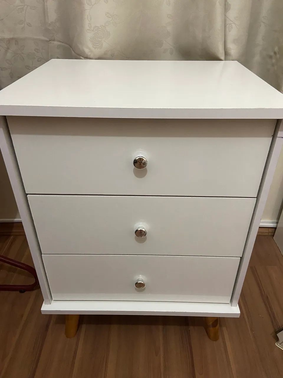 Vendo mesa de cabeceira (usada)