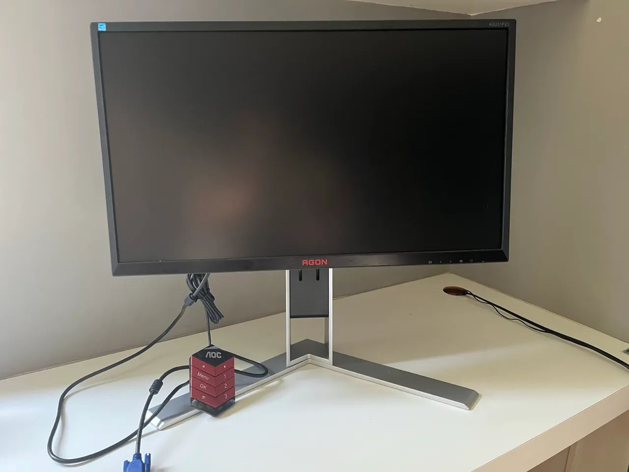 Monitor Gamer AOC AGON AG251FZ2 em excelente estado de conservação.