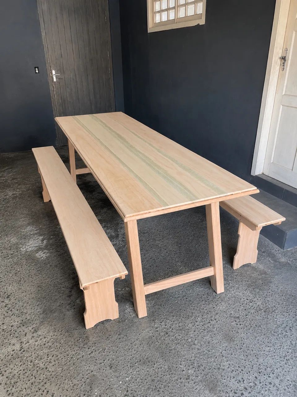 MESA COM BANCOS EM MADEIRA DE EUCALIPTO ROSA  - Foto 4