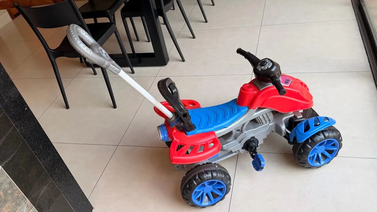 Quadrociclo pedal 