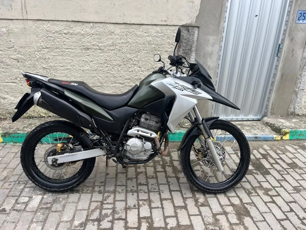 XRE 300