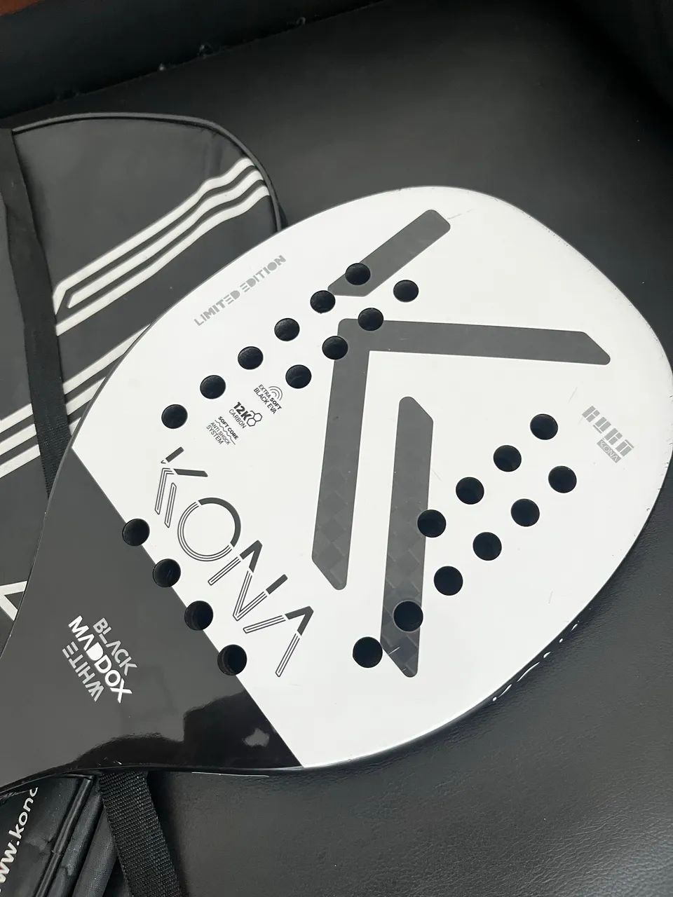 Raquete de Beach Tennis Kona Maddox Black and White - Limited Edition  - Foto 2