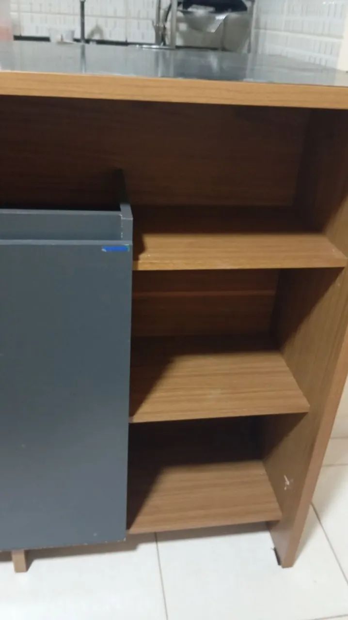 Balcão armário com 3 cadeiras  - Foto 3