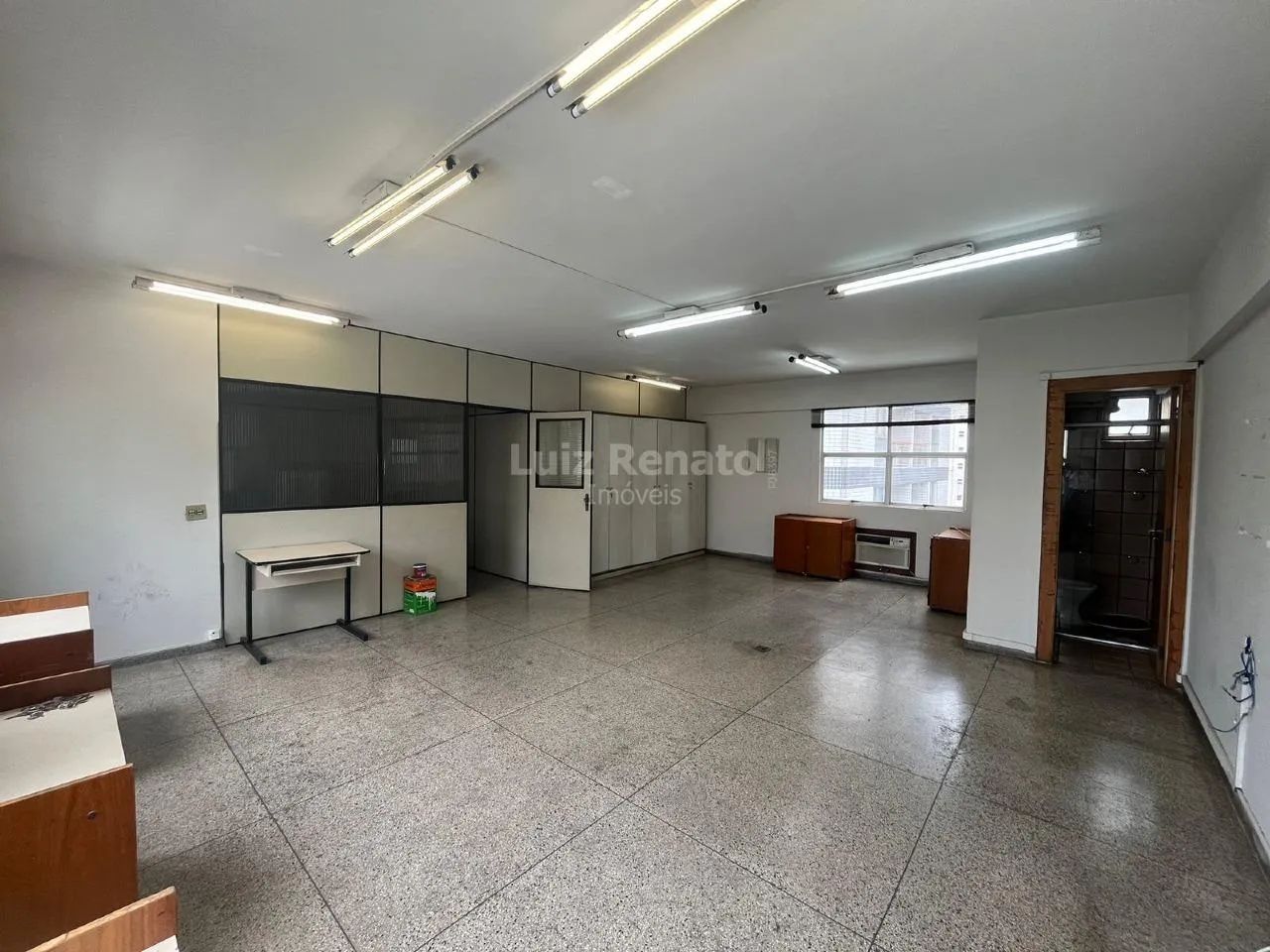 Sala com 120 m² e 2 vagas de garagem para locação no Lourdes - Foto 2