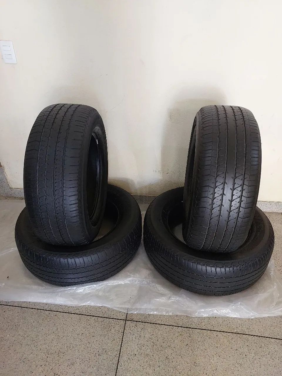 4 pneus Bridgestone 265/60R18 110T Dueler H/T seminovos - Foto 2