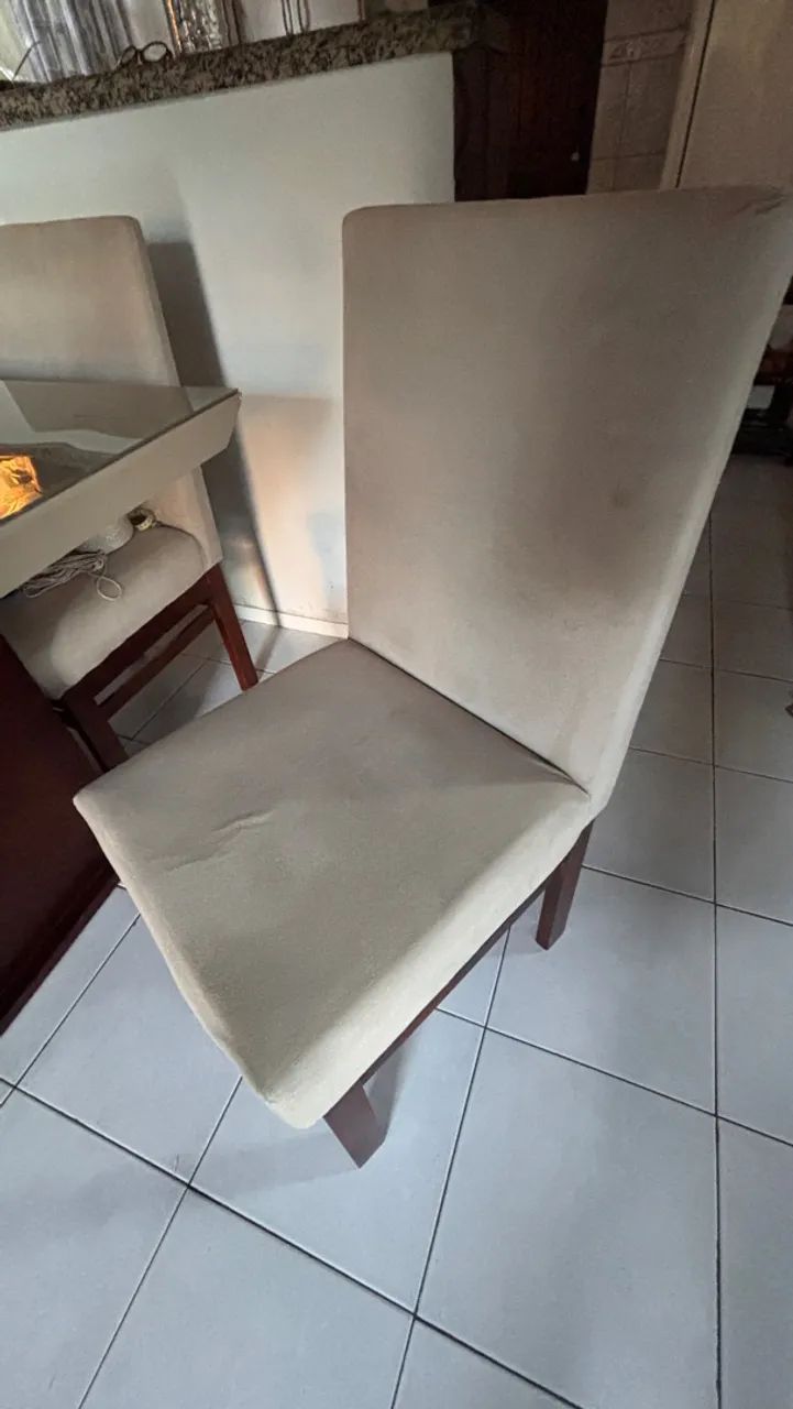Mesa com tampo de vidro e 4 cadeiras - Foto 3