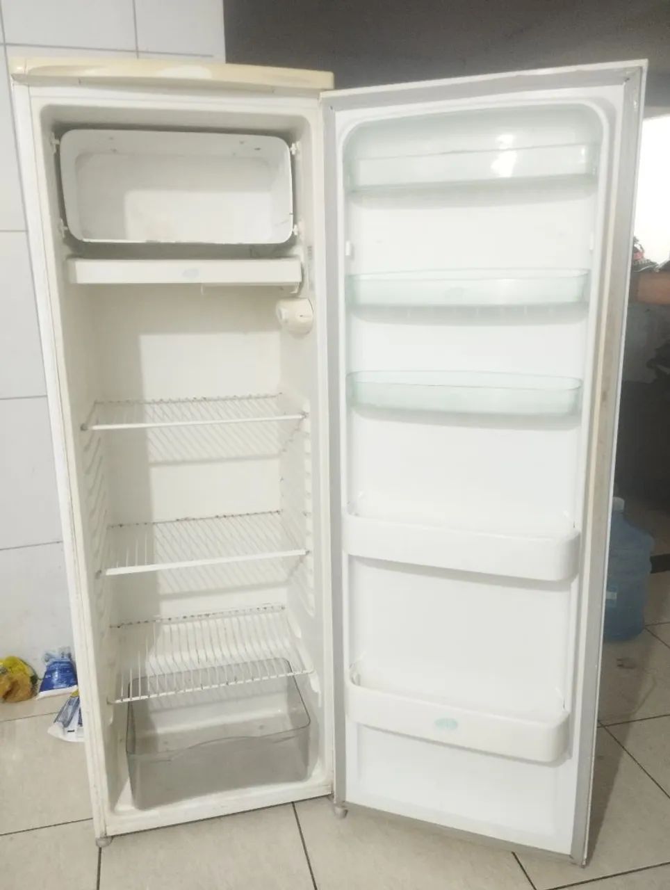 Geladeira Electrolux 360 litros funcionando perfeitamente (Guarapari) - Foto 3