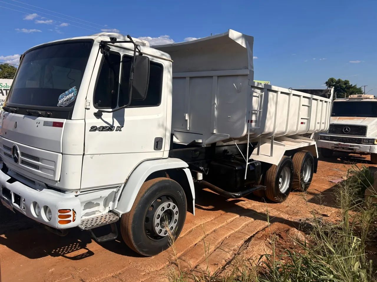 Vendo caminhão caçamba 2423 traçado  - Foto 4