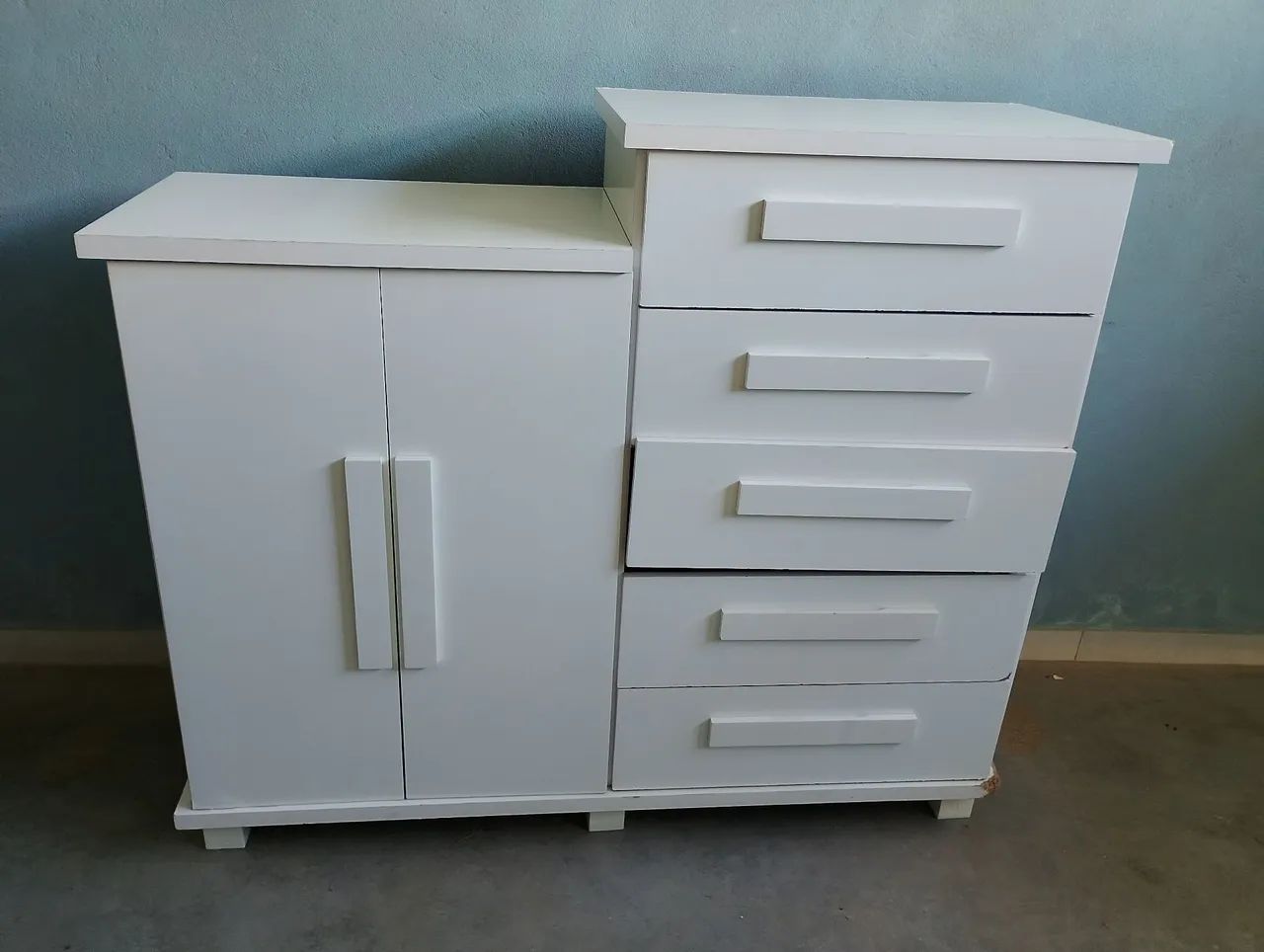 Cômoda de 5 gavetas 