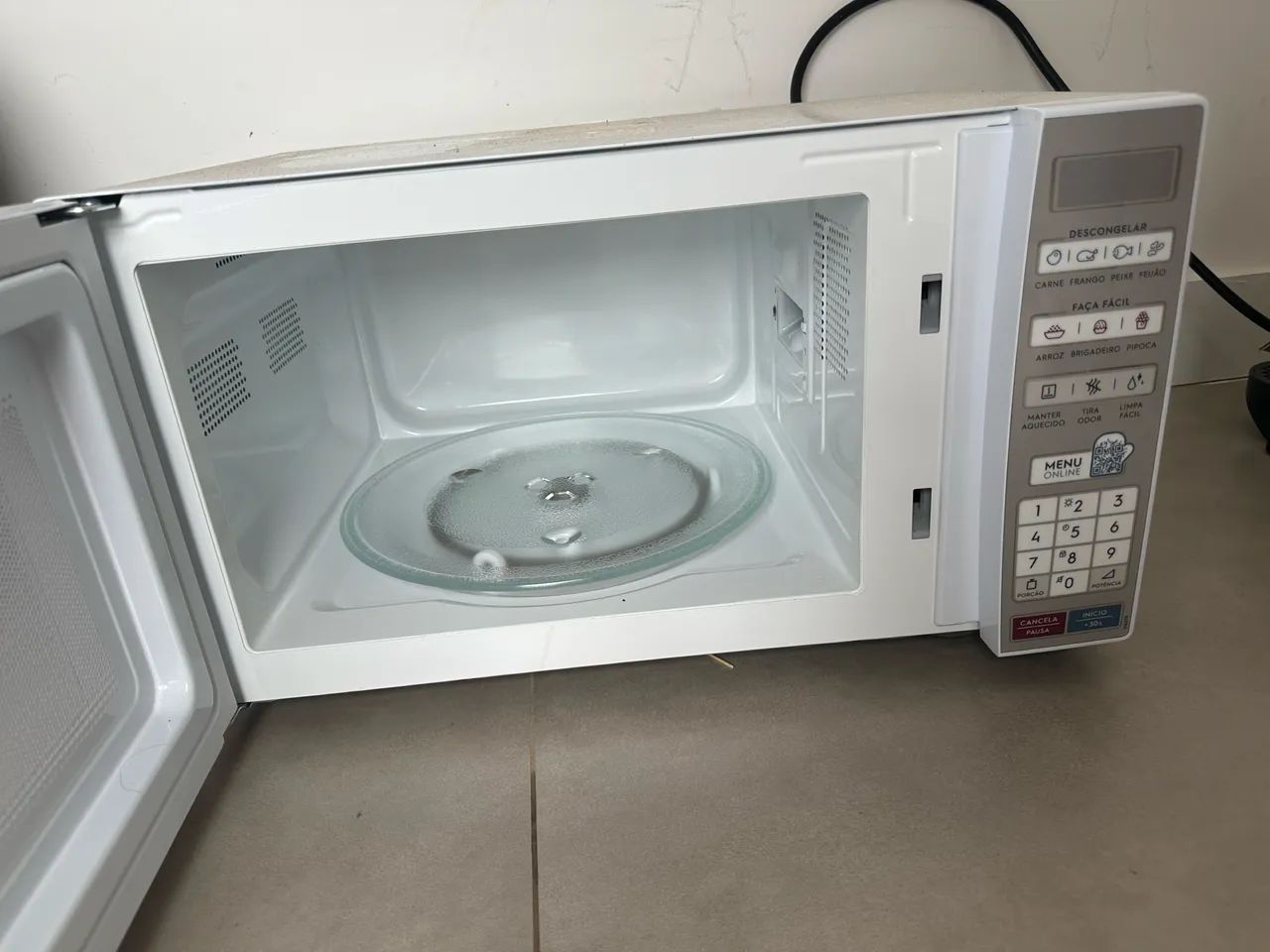 Micro-ondas Electrolux 27L modelo MB37R - Foto 2