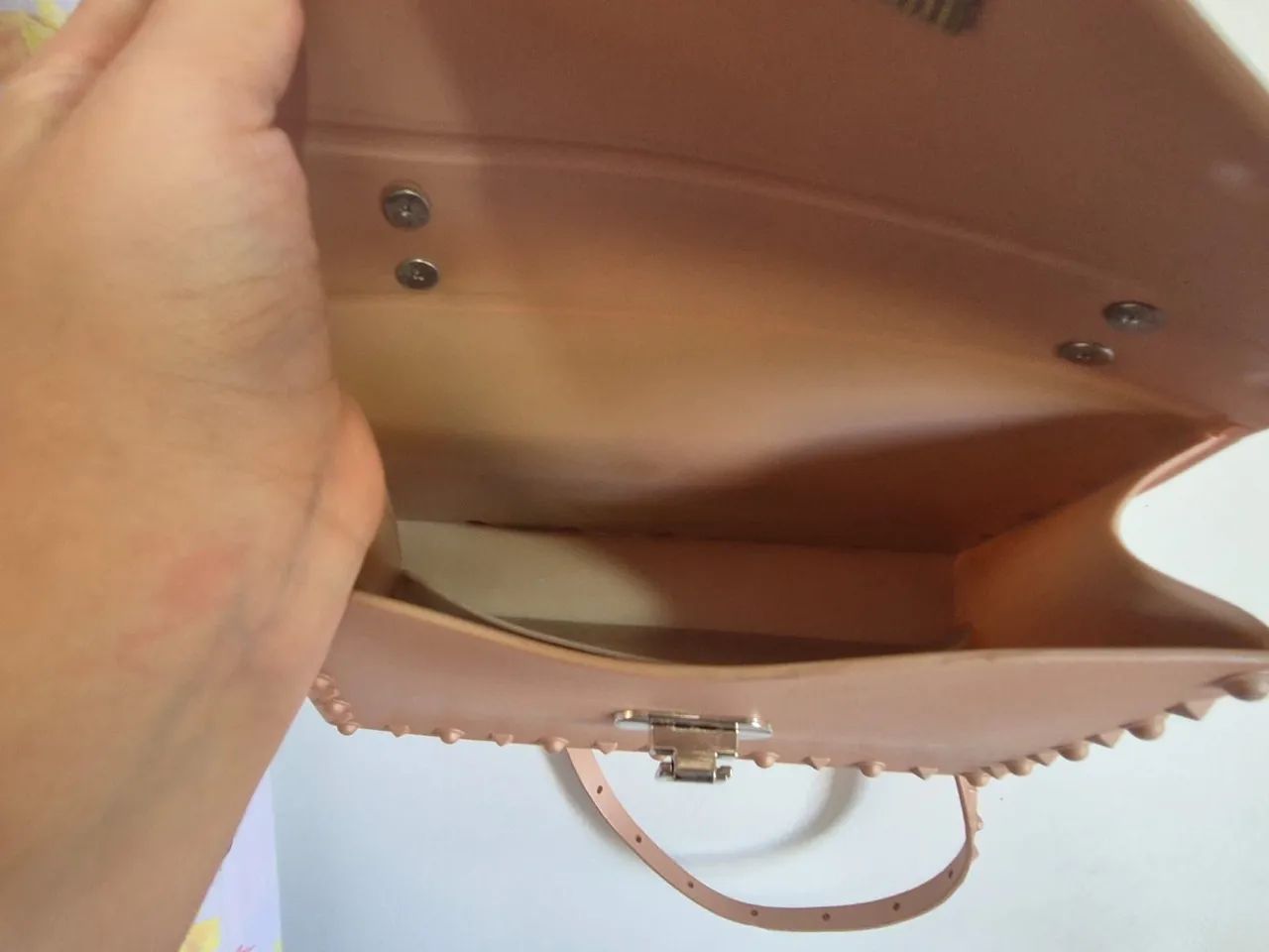 Bolsa bege de material melflex(plástico sustentável e antialérgico) - Foto 3
