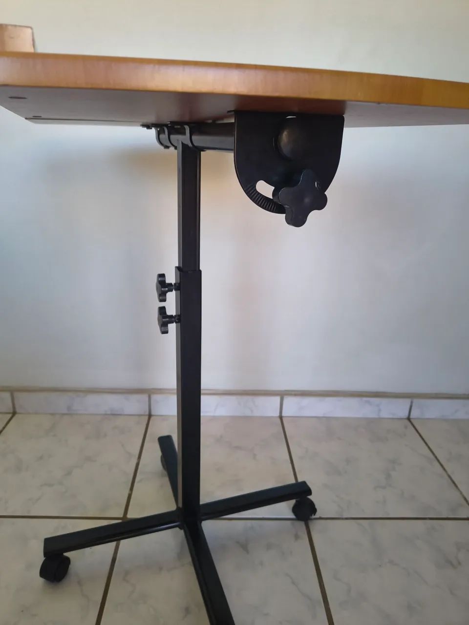 Mesa para computador regulável - Foto 2