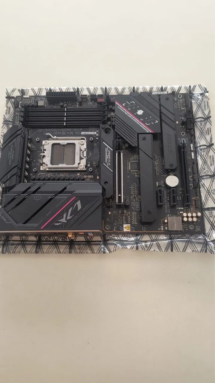 Placa mãe Rog Strix B650 E Hero 