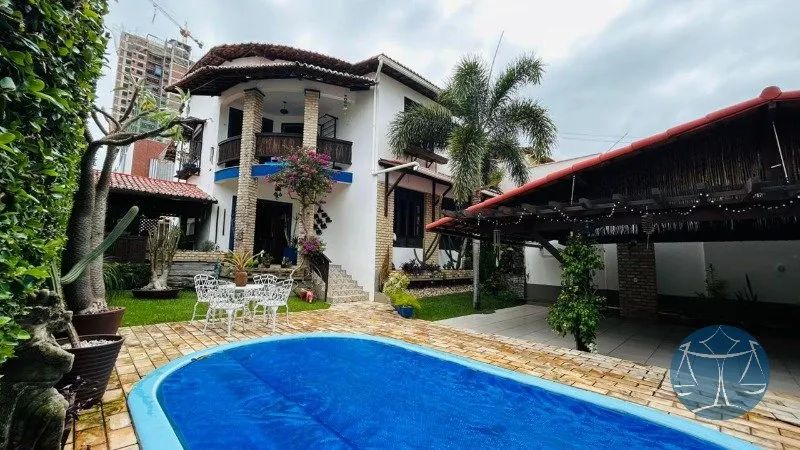 CASA COM PISCINA EM CAPIM MACIO, NATAL/RN