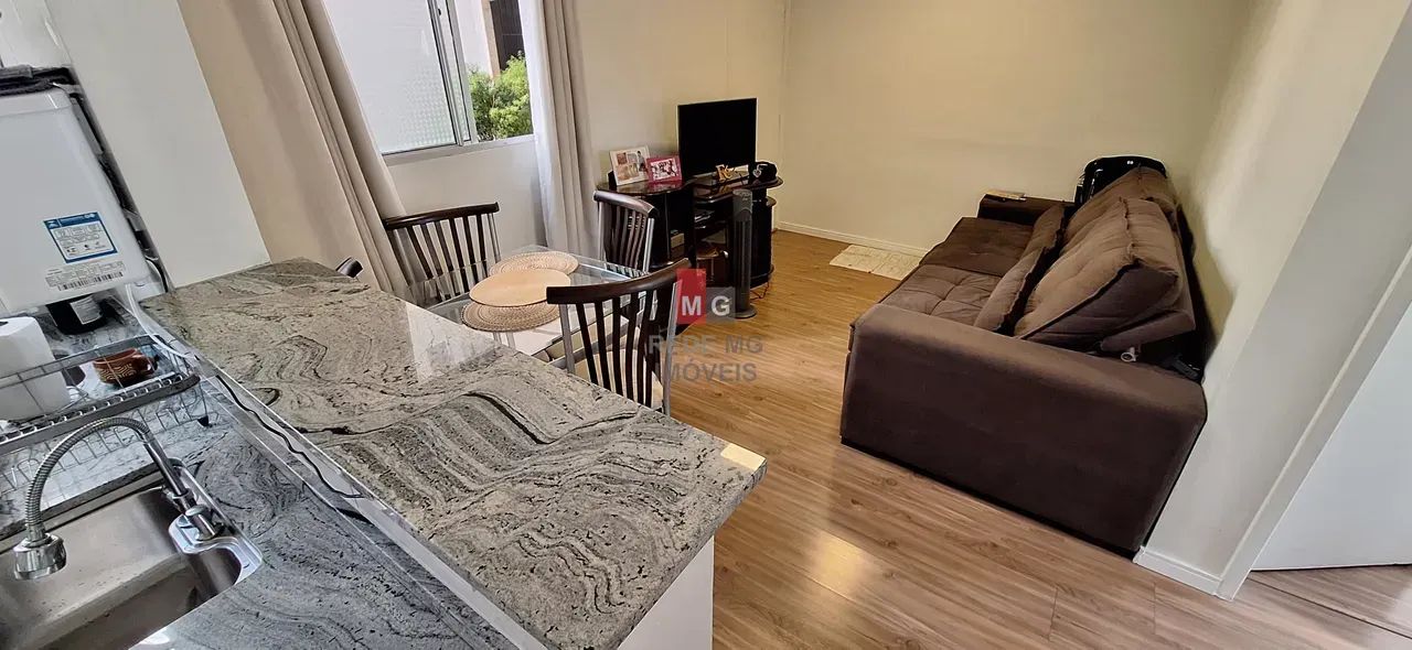 Apartamento 2 quartos reformado com vaga livre - Foto 3