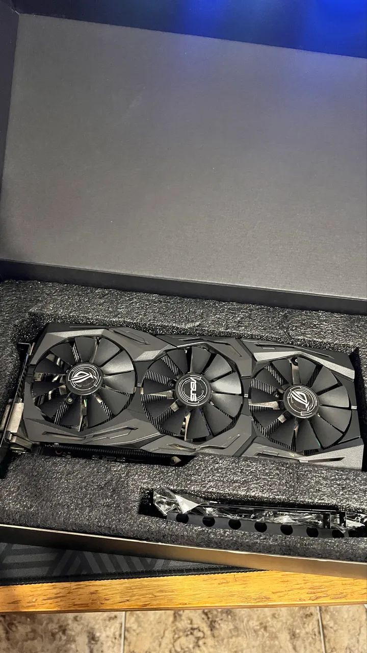 Placa de vídeo Geforce GTX 1070ti ROG STRIX RGB