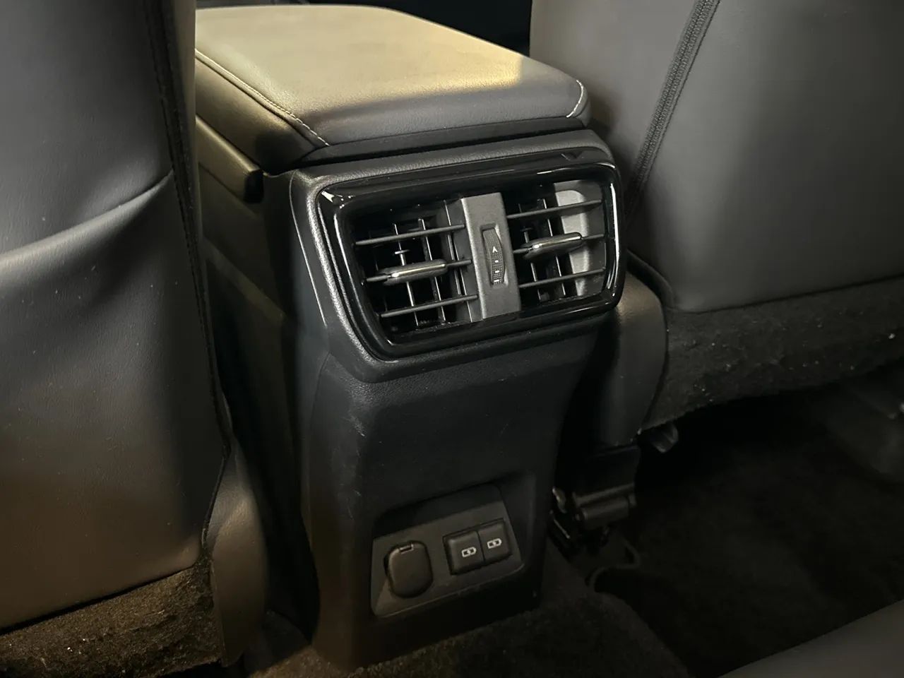 Lexus NX-350h NX-350H, foto 14 de 20