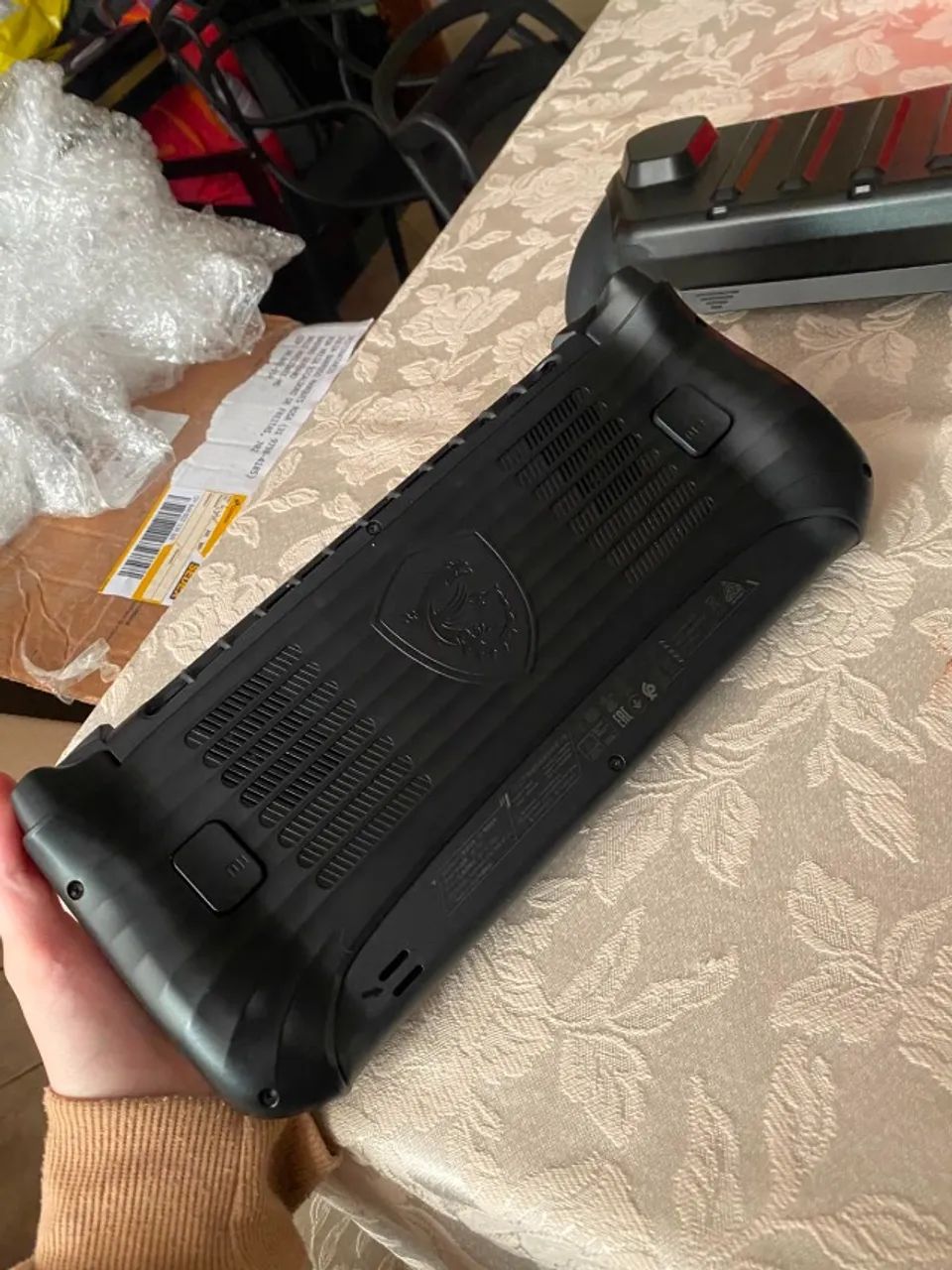 MSI Claw 8 AI+ Intel  - Foto 2