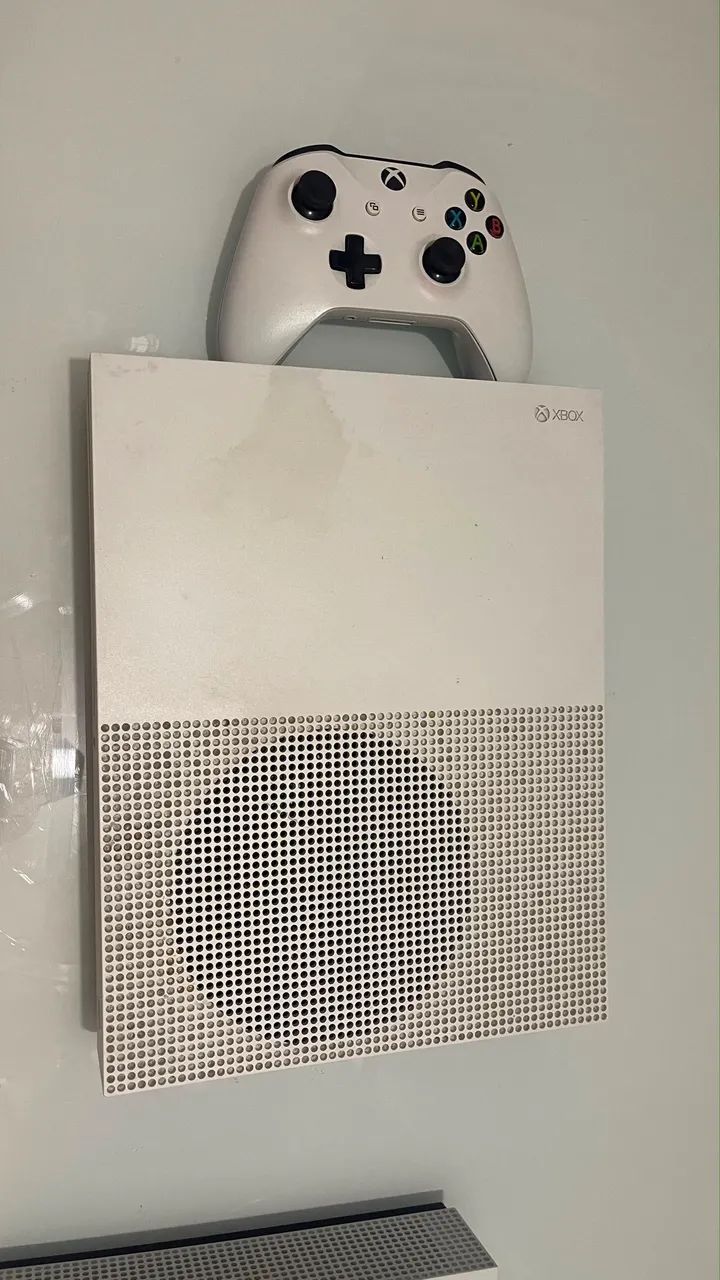 Xbox One S 1TB + Controle Original - Funcionando Perfeitamente! - Foto 2