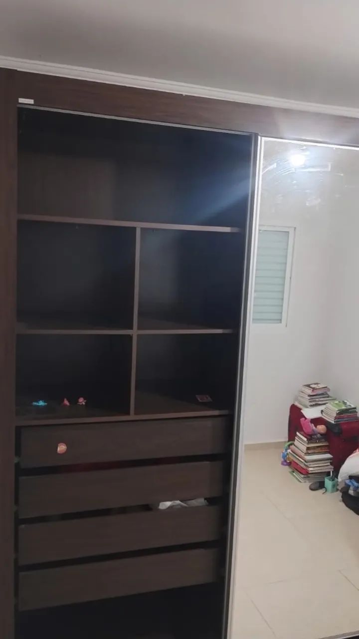 GUARDA ROUPA COM ESPELHO NA PORTA - Foto 2