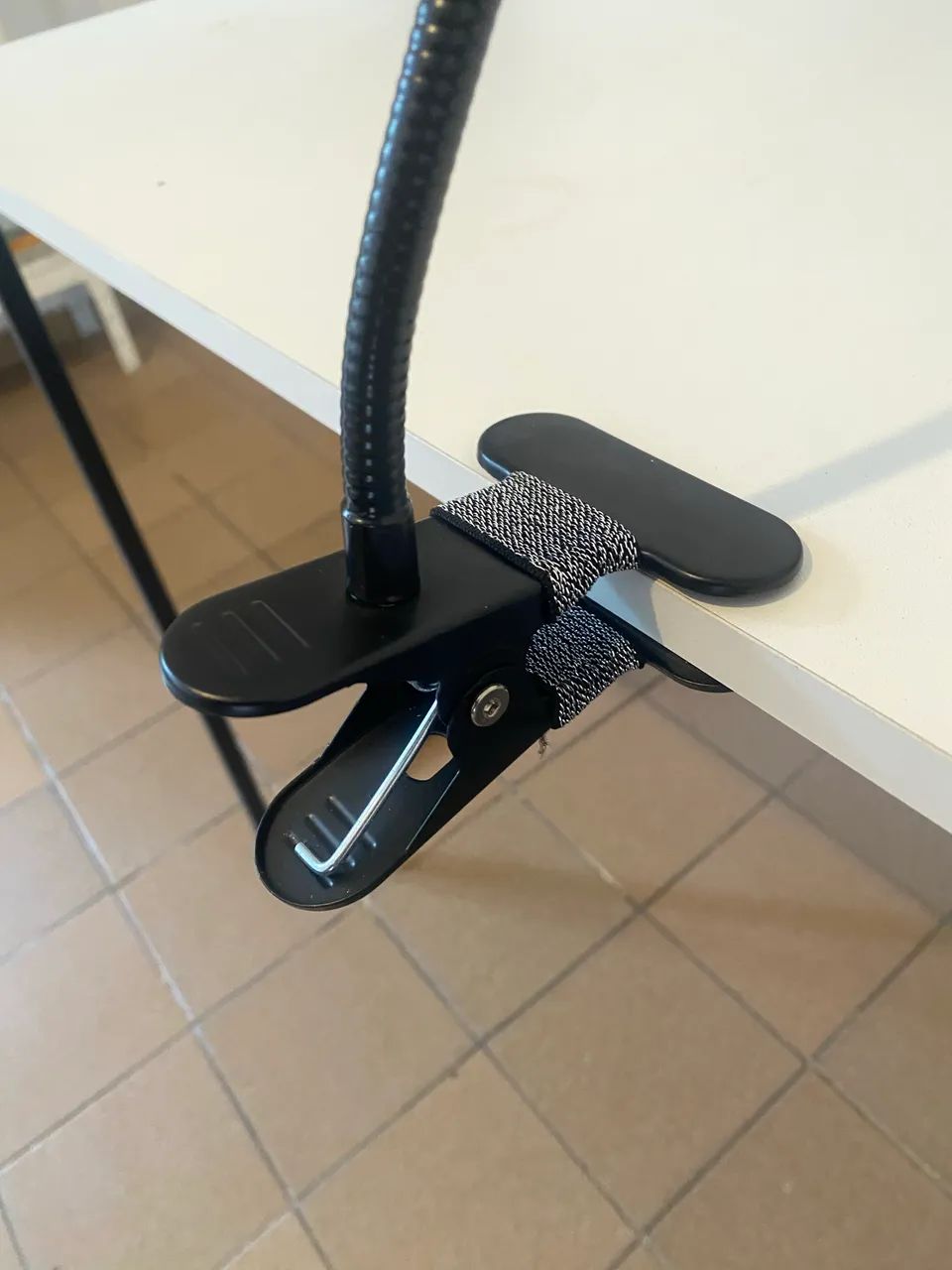 Suporte de Celular com Garra e Haste Flexível - Foto 2