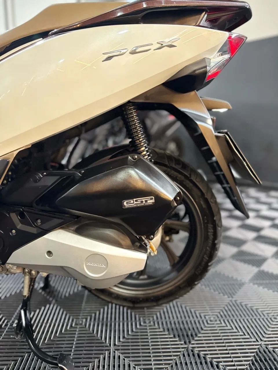 Honda PCX DLX  - Foto 5