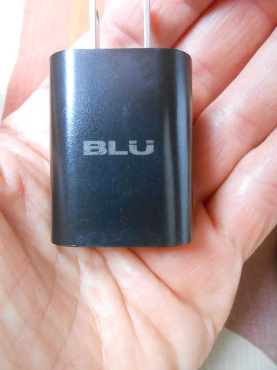 Carregador de celular BLU original (usado/no estado) - Foto 5