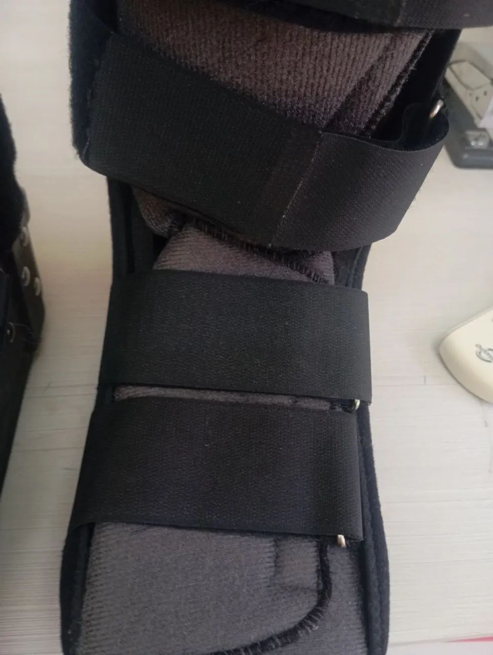Vendo 3 botas ortopedicas valor cada uma 100  - Foto 3