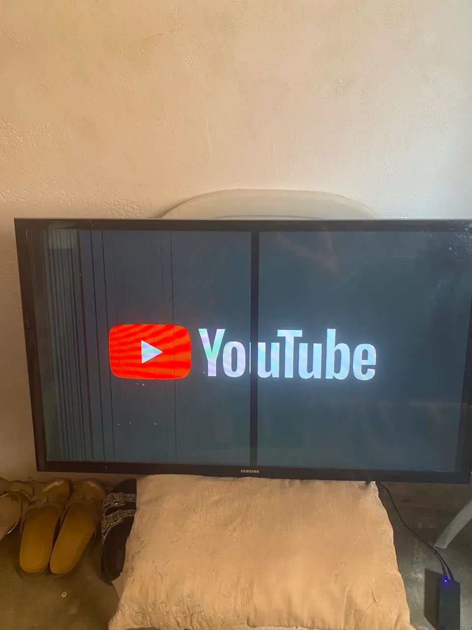 Vendo televisão 300