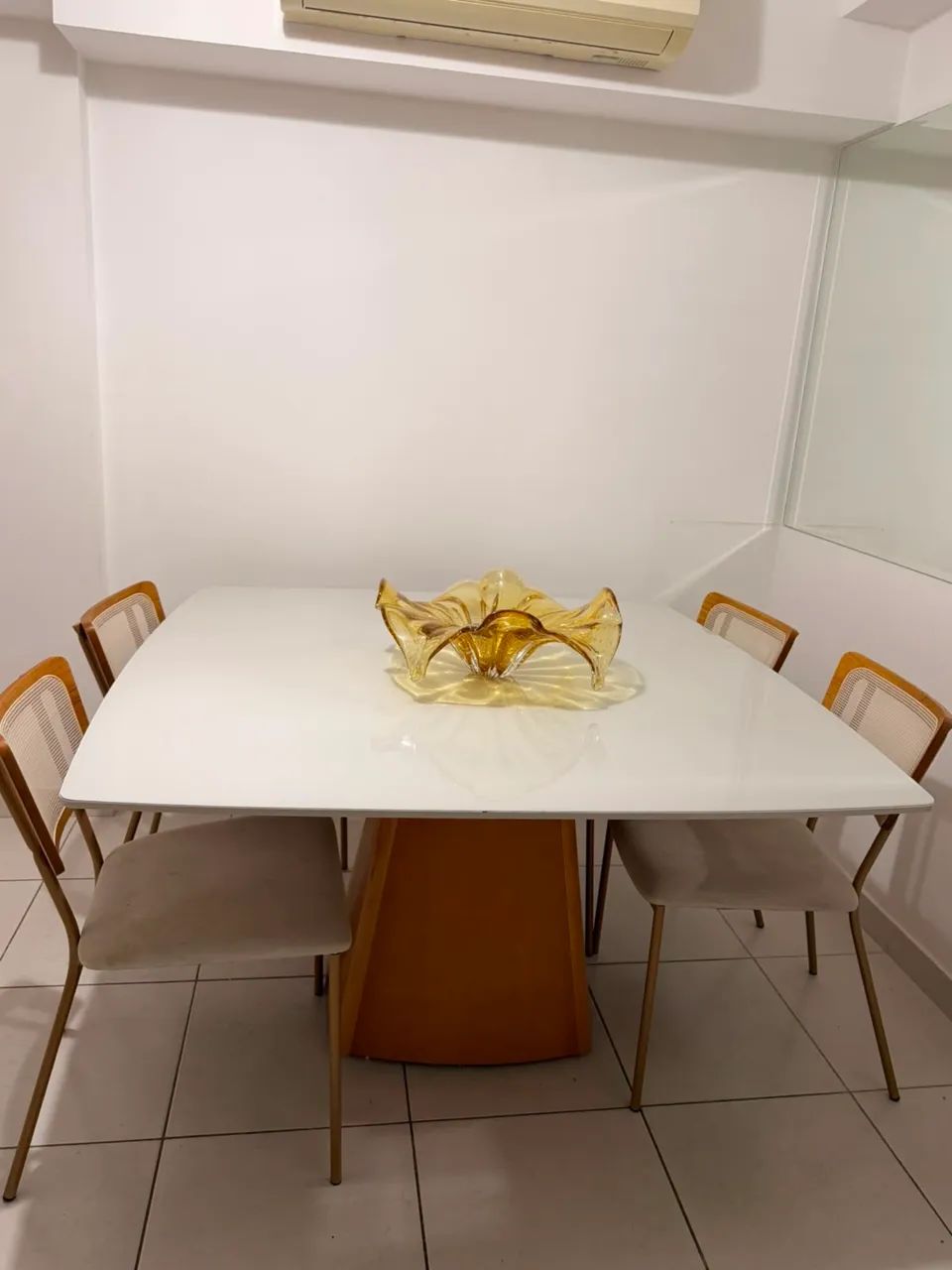 Mesa de Jantar com 4 Cadeiras - Foto 2