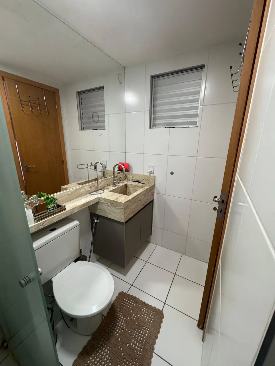 OPORTUNIDADE. APARTAMENTO 2 QUARTOS COM SUÍTE | 14º ANDAR | 2 VAGAS COBERTAS  - Foto 2