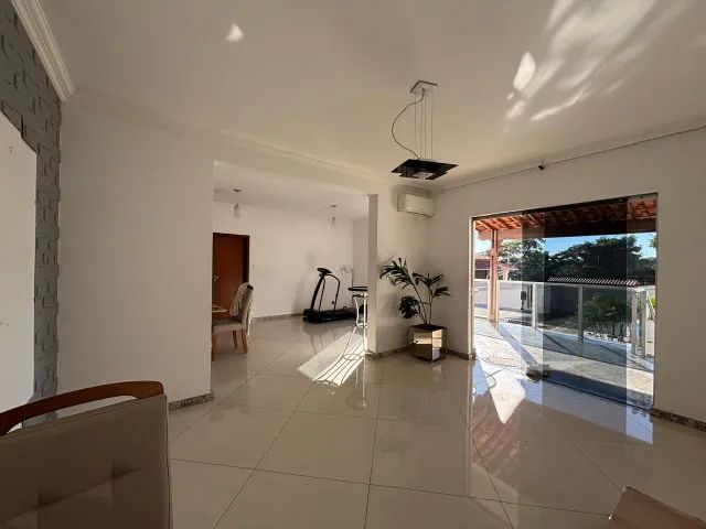 ÓTIMA CASA 4 QUARTOS NO TREVO . - Foto 2