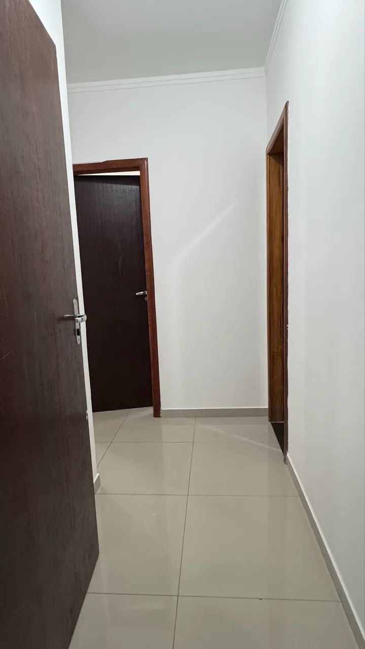 Alugo apartamento com excelente localização 
