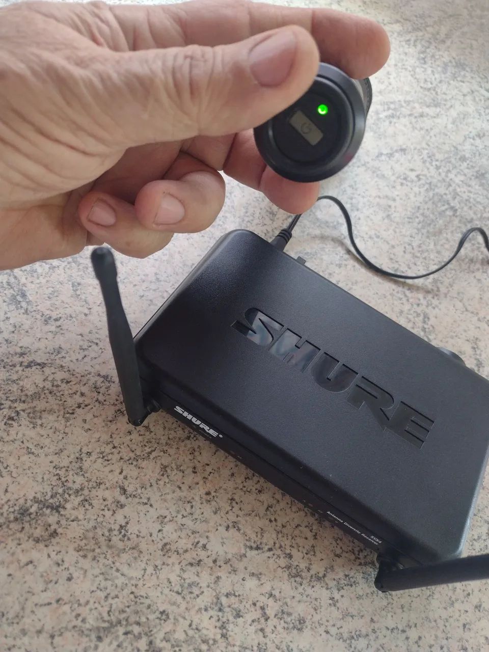 MICROFONE SEM FIO SHURE SVX4  - Foto 2