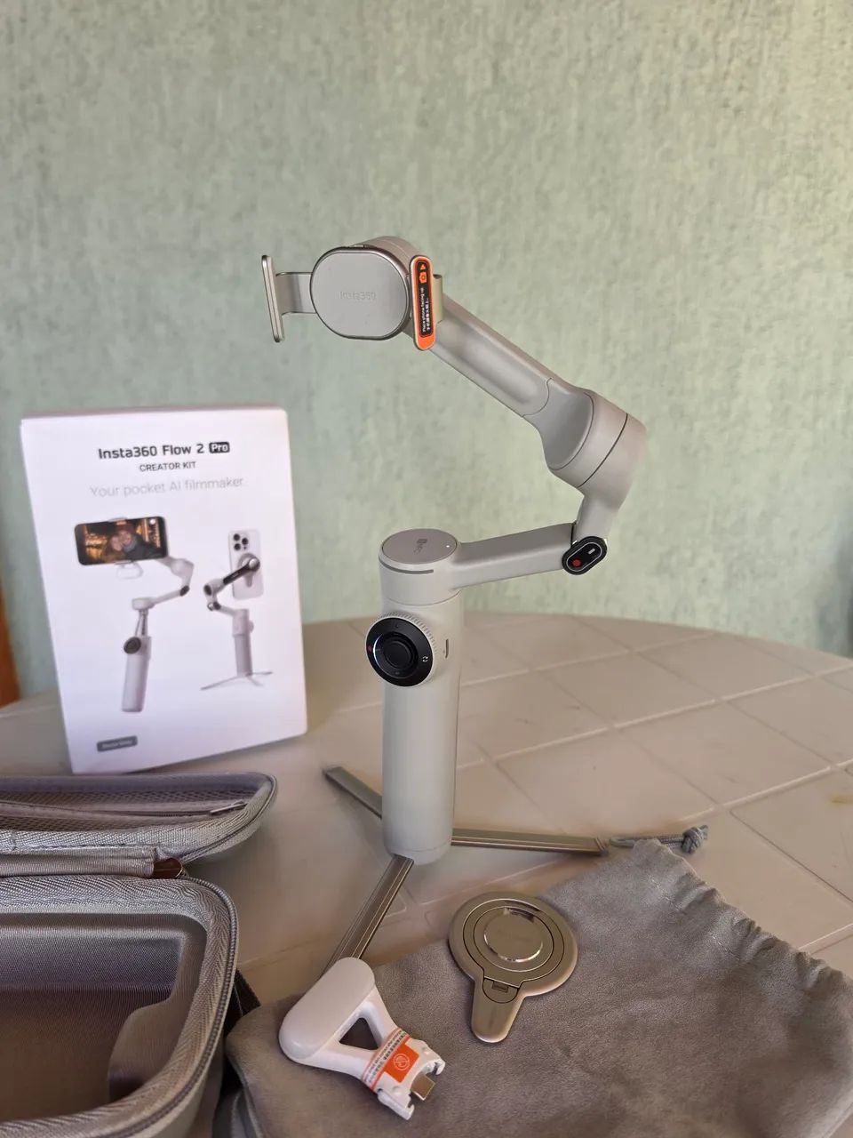 Insta360 Flow 2 Pro Creator Combo + Case Premium